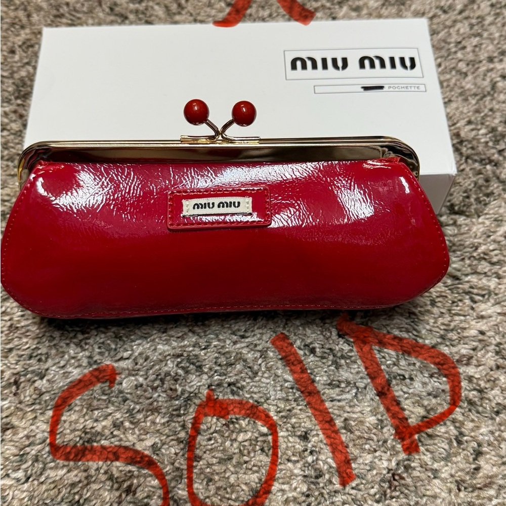 ❌❌❌SOLD❌❌❌ 
Miu Miu Authentic Glossy Red Clutch/Pouchette